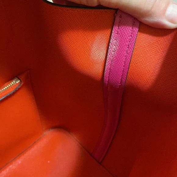 Michael Kors Fuchsia Leather Medium Tote pre-loved. - Picture 8 of 13